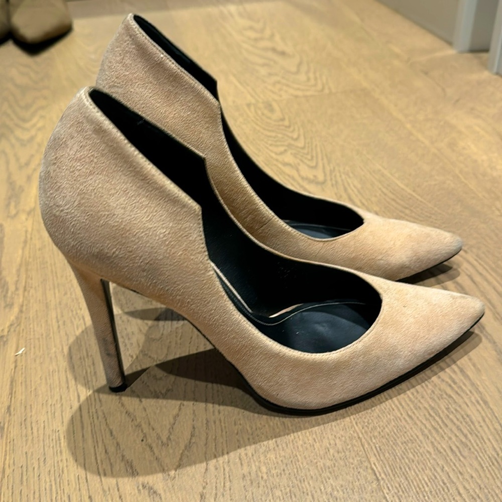 Kendall & Kylie pumps